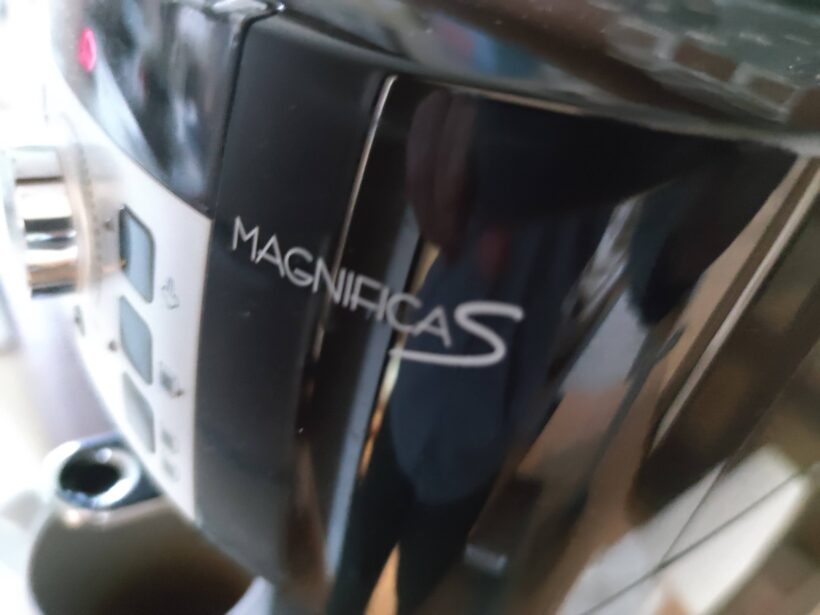 デロンギ マグニフィカSが2年で故障？普通に使って突然あることが起っ