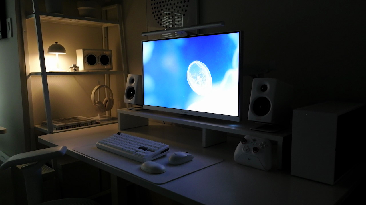 BenQ ScreenBar Pro レビュー／モニターライトの最高峰。自動点灯や