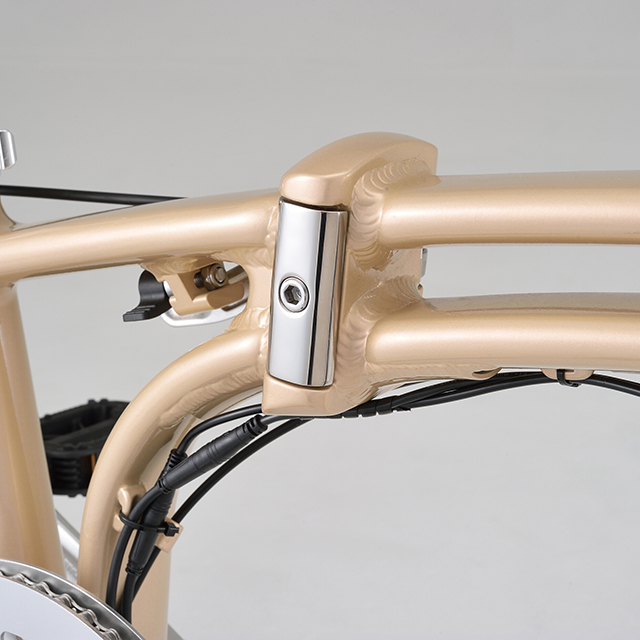 DE01 - 電動アシスト自転車デイトナモビリティ（シャンパンゴールド