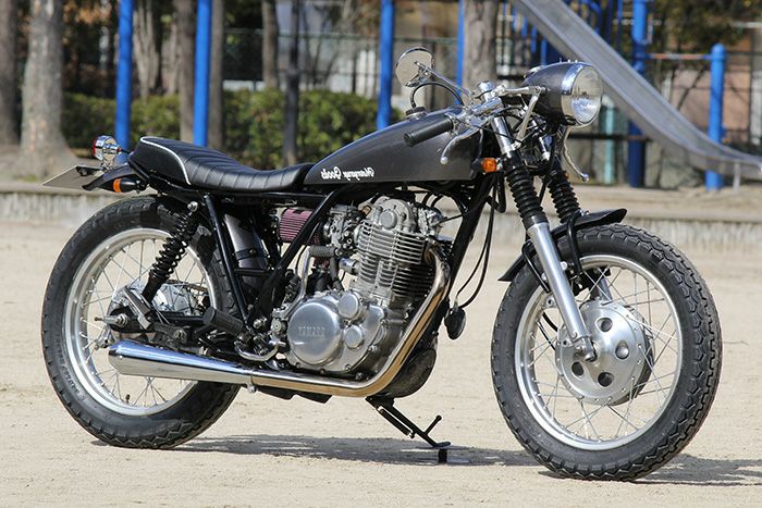 グッズ(GOODS) キングシート ブラック/ホワイト SR400/500 | バイク