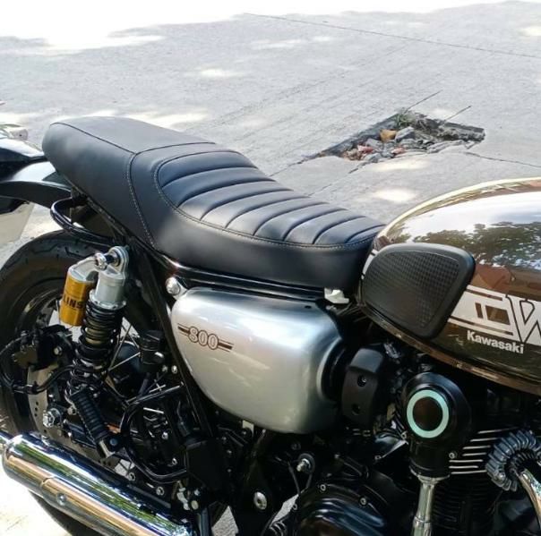 W400, W650, W800 カスタムシート タイプ4 オメガレーサー | バイク