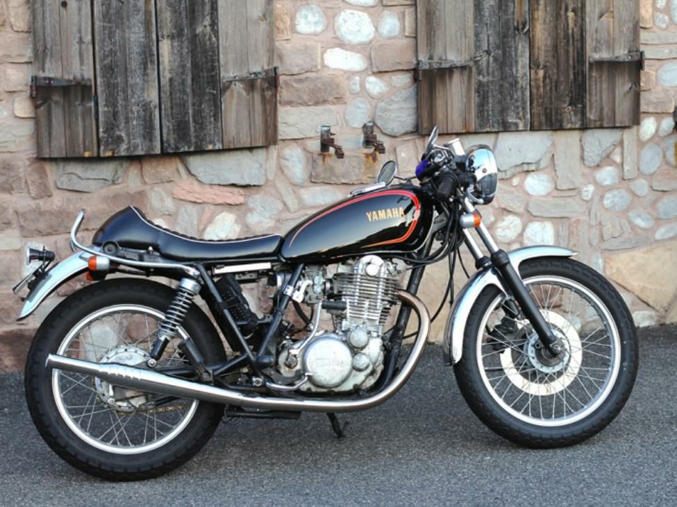 ヤマハ SR400/500 カフェレーサーシート Type3 モーターロック