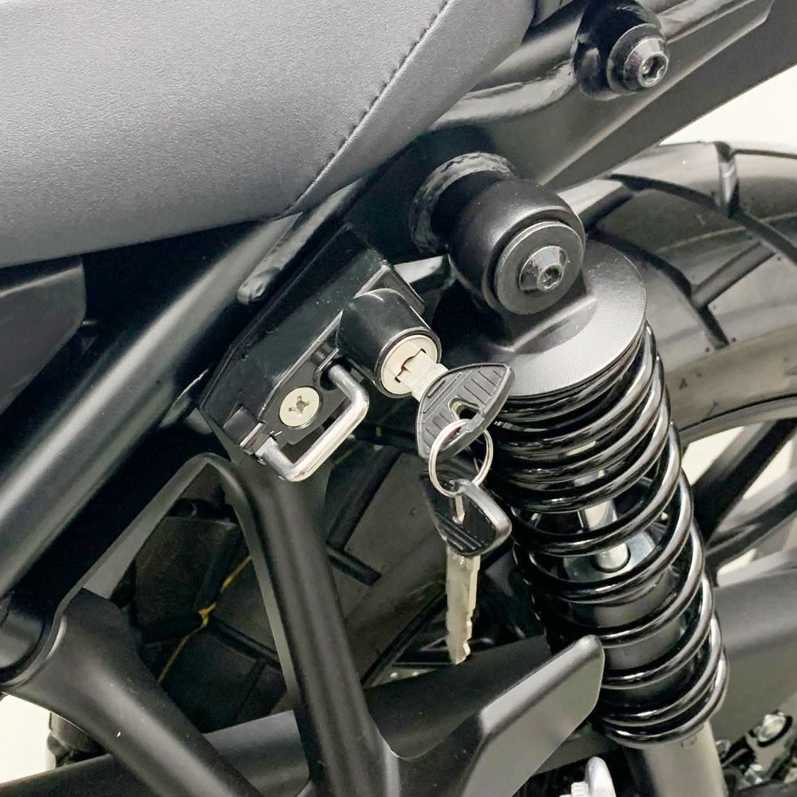 CL250/500 ヘルメットロック KIJIMA | バイクカスタムパーツ専門店