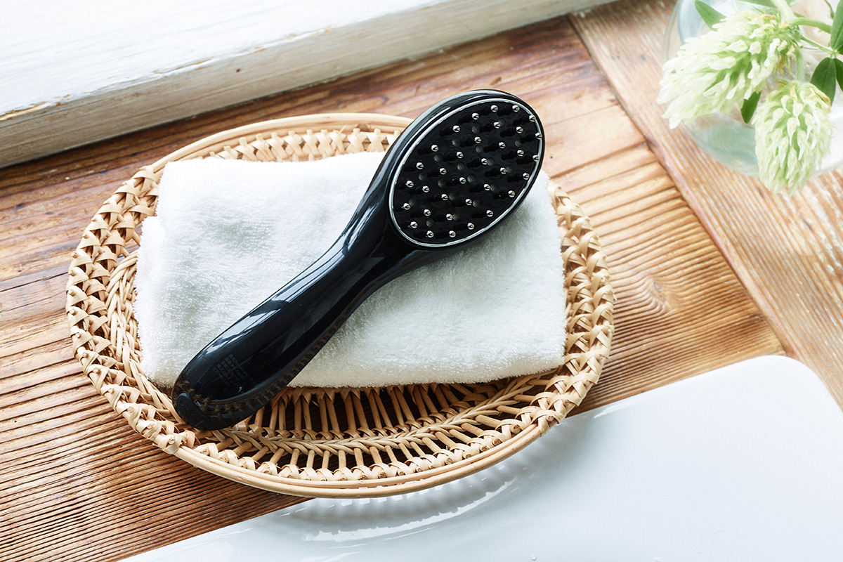 頭皮＆美肌ケアに◎話題の電気ブラシの効果や使い方を徹底レビュー