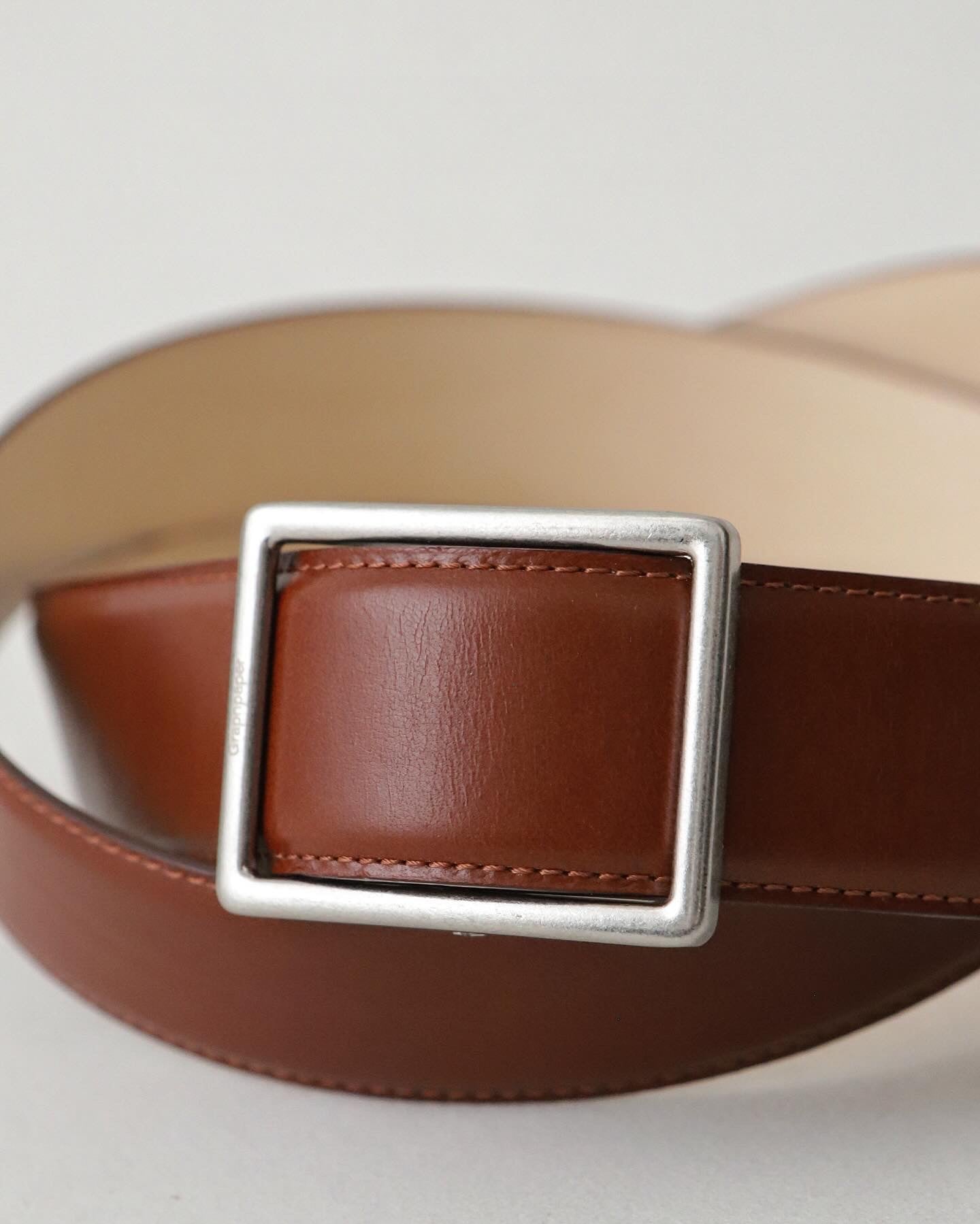 Graphpaper HOLELESS LEATHER CLASSIC BELT – NCNR ONLINE STORE