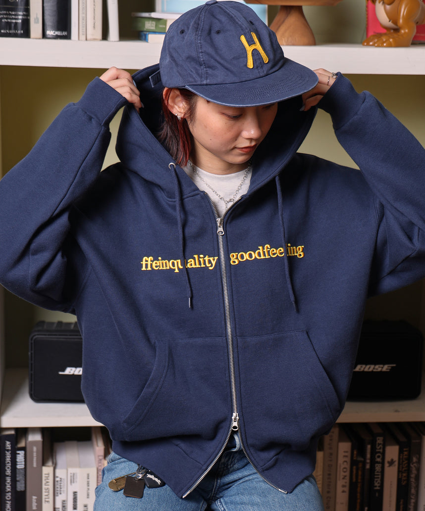 FFEIN(フェイン)】ヘビーウエイトセンターロゴ刺繍ZIPパーカー