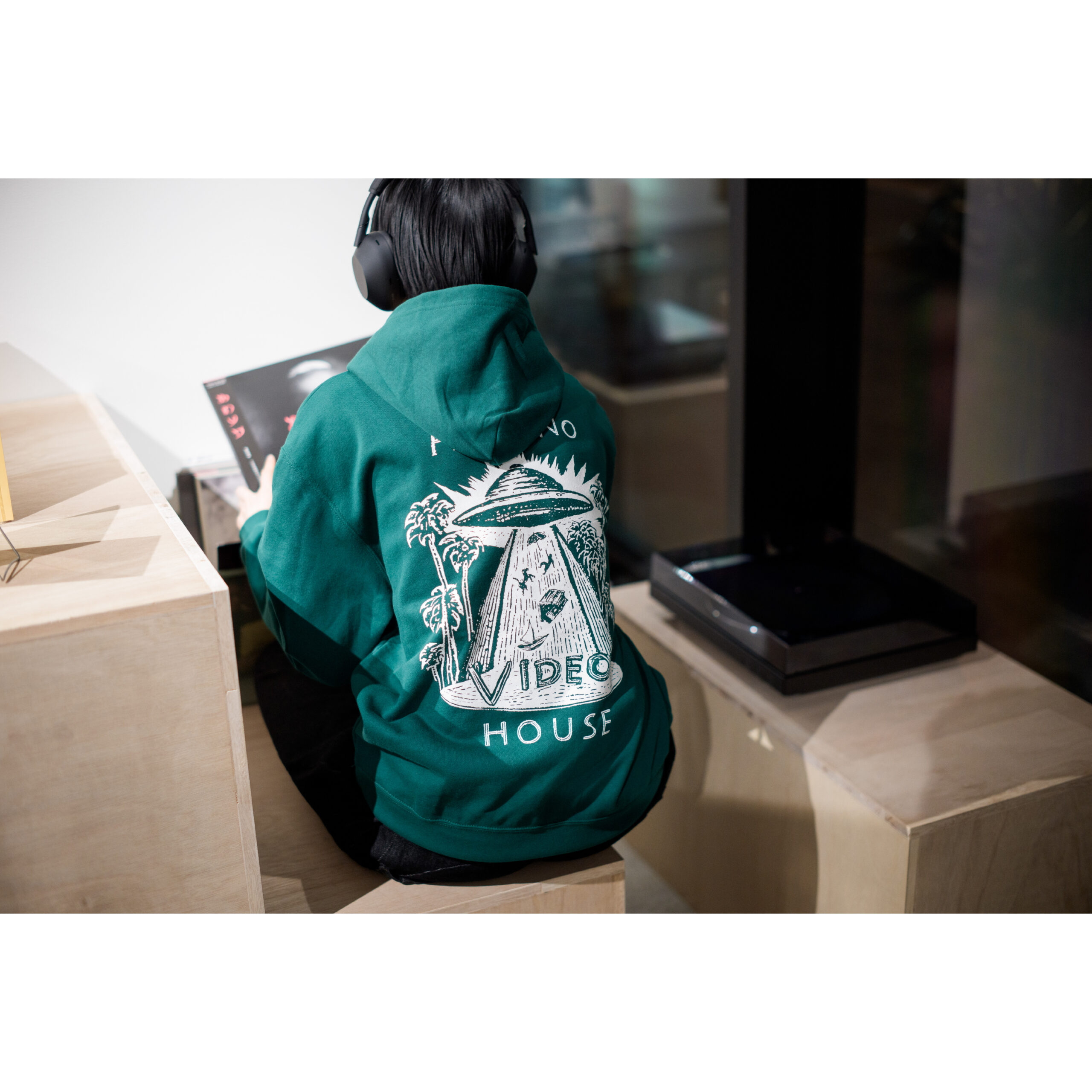 細野晴臣 - HOSONO VIDEO HOUSE フーディ [Black] - New Gallery