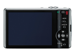 パナソニック、個人認識搭載の薄型コンパクトデジタルカメラ「FX40