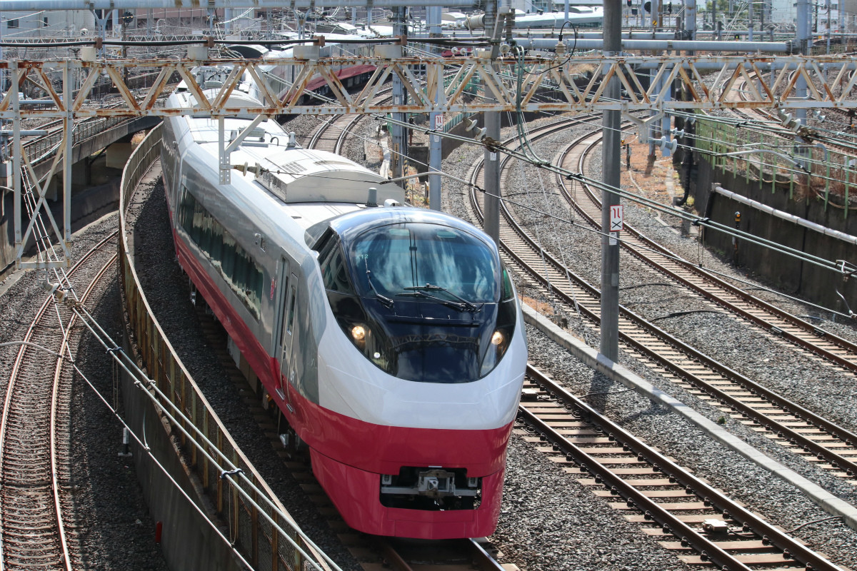 JR東日本E657系、紅色の「フレッシュひたち」リバイバルカラー登場