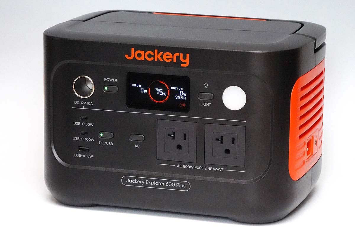 リビングになじむ色のポータブル電源 Jackeryがサンドゴールドカラーを