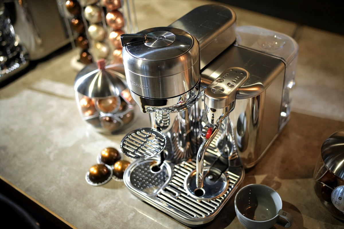 ラテアートも家庭で楽しめる!? ネスプレッソの最新コーヒーメーカーを