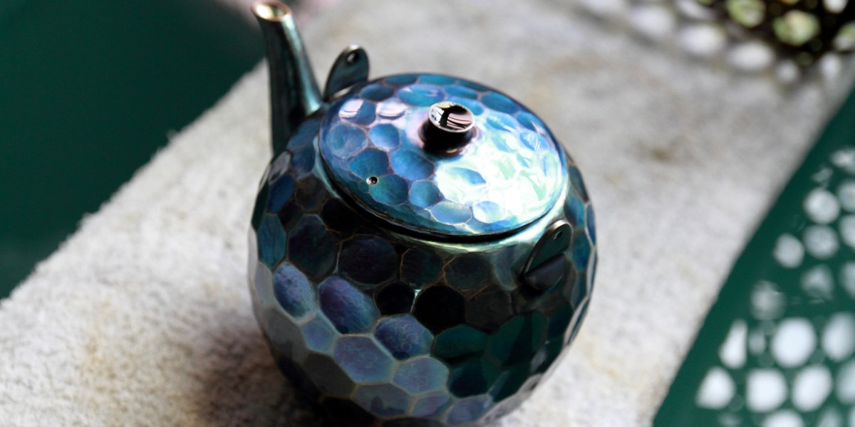 事例1】変わらぬ技で、変わり続ける 鎚起銅器 玉川堂（燕市） | 一般