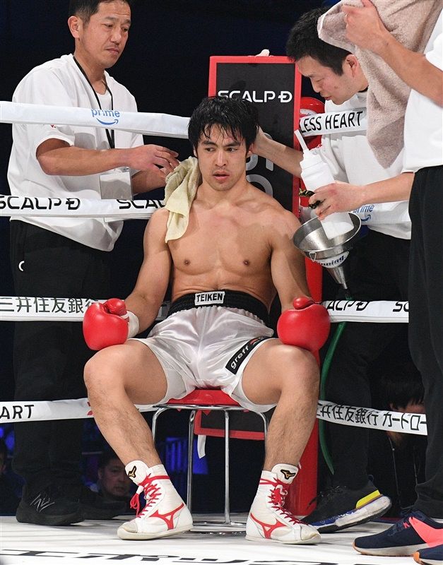 父は浪速のロッキー…悪夢のレフェリーストップ、赤井英和の長男が2回