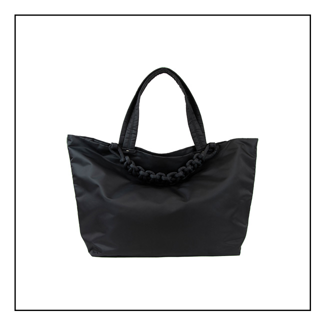 PCやタブレットも収納可能。 仕事用におすすめな定番黒バッグ | Numero