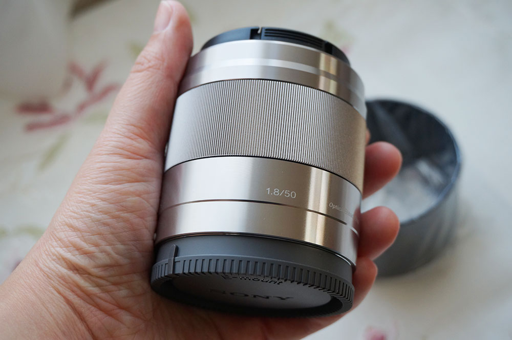 作例付きレビュー：ボケ感が美しすぎる「SEL50F18」の魅力 | オコノミ