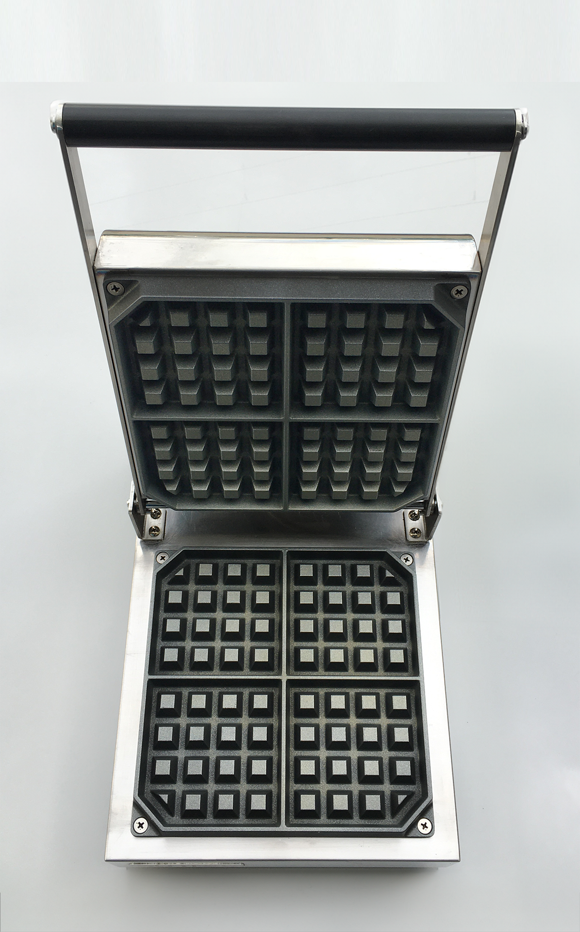 焦げ付きがひどくなったワッフルメーカーを蘇らせて、清掃時間を20分