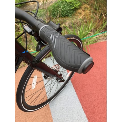 FELT ( フェルト ) クロスバイク VERZA SPEED 40 ブラック/ブルー 540