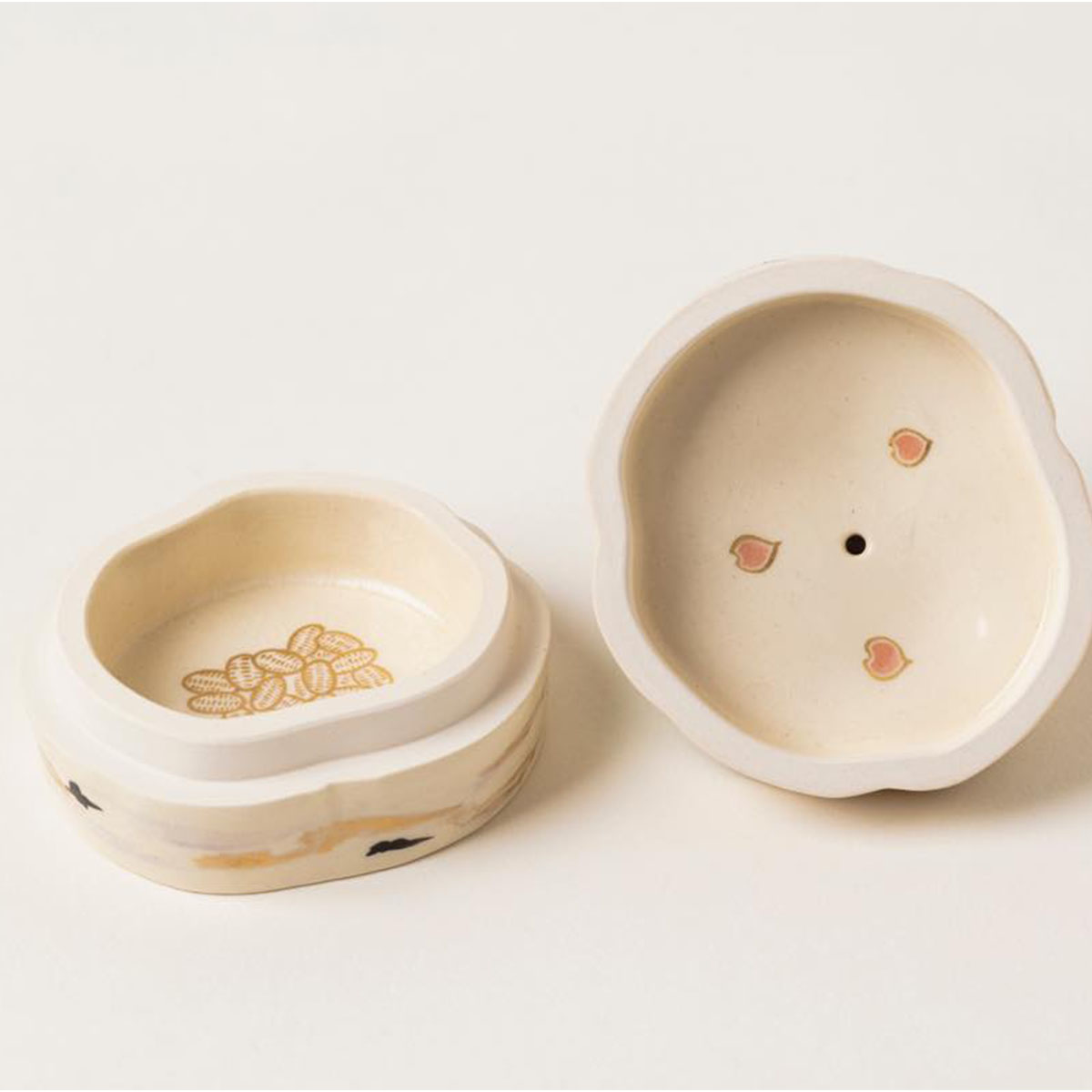 干支香合（戌）[エトコウゴウ（イヌ）]｜沈壽官窯（ちんじゅかんがま