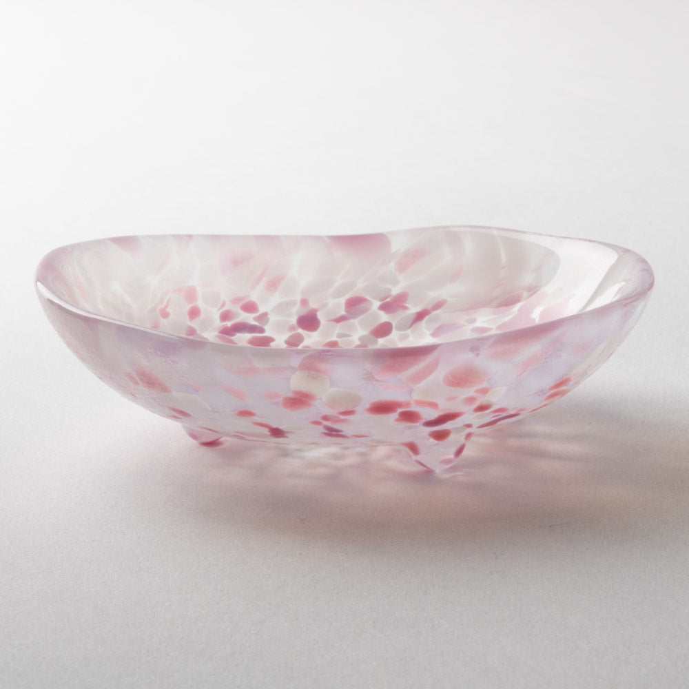 津軽びいどろ さくらさくら sakura 三つ足豆皿 ¥1,430 大人の焼き物