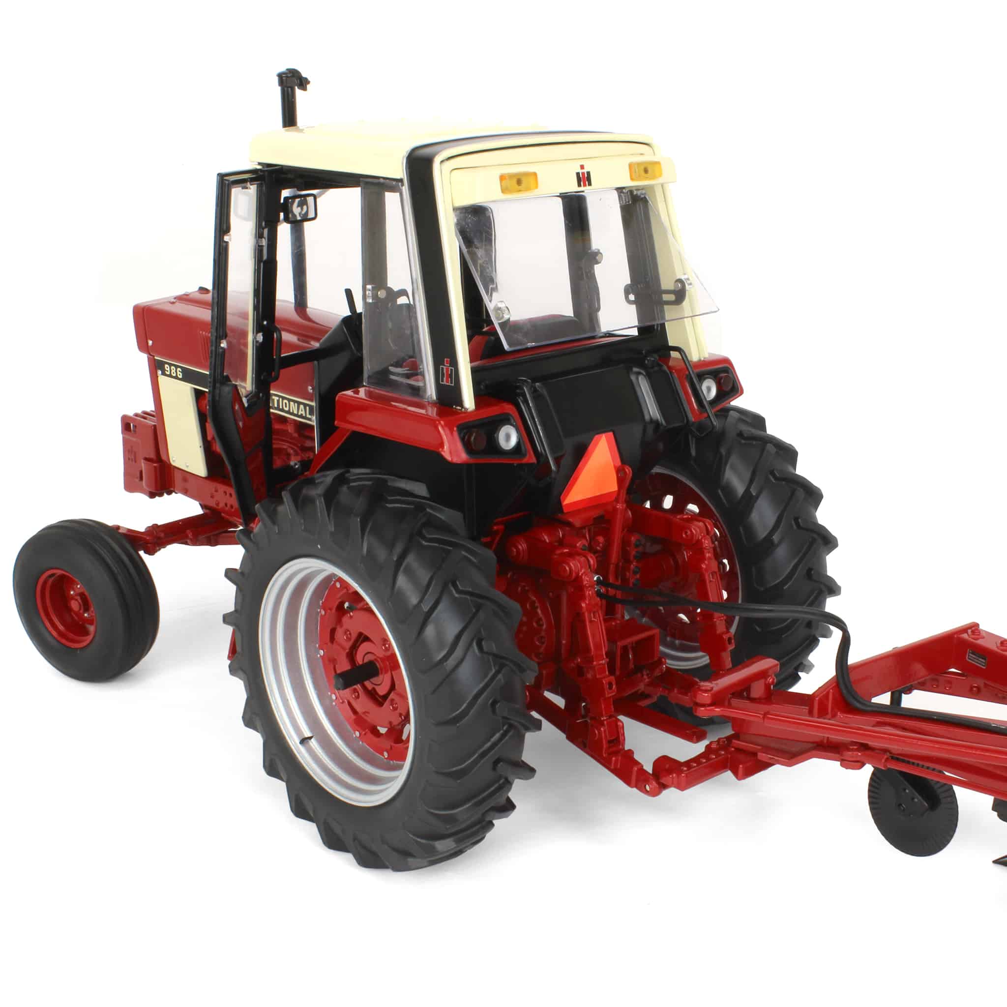 1/16 International Harvester 986 Tractor with Cab & 720 Plow, ERTL