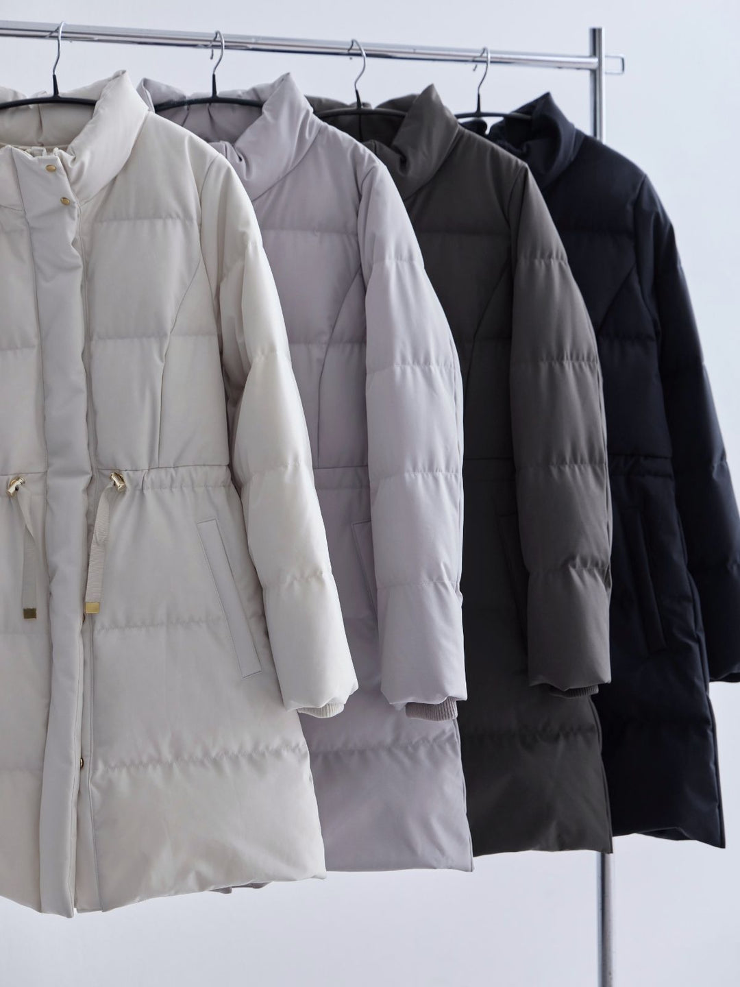 ウエストマークストレッチダウンコート：ホワイト│胸が大きな女性の