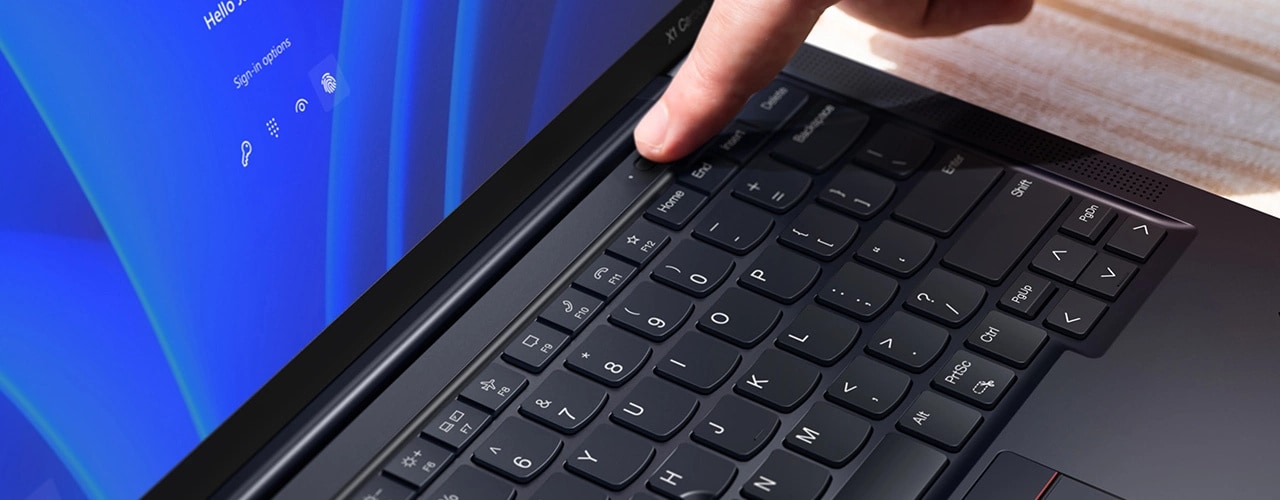ThinkPad X1 Carbon Gen 11 | スリムで軽量、ハイパフォーマンスの14型