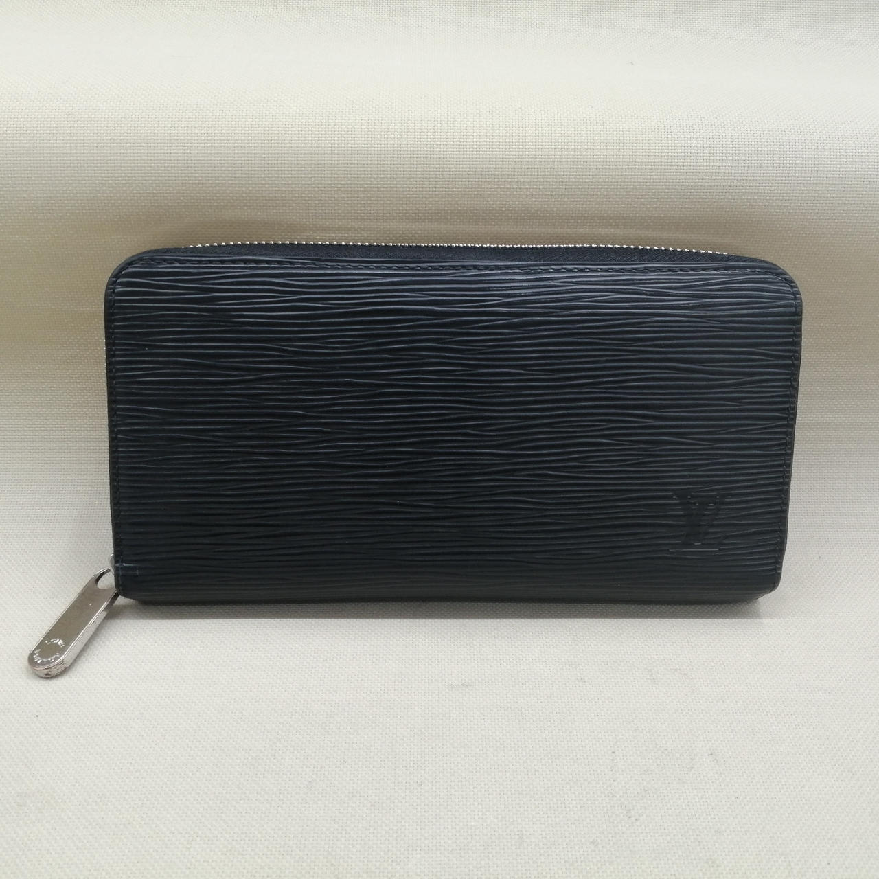 ルイヴィトン(LOUIS VUITTON)|ジッピーウォレット エピ|【ハードオフ