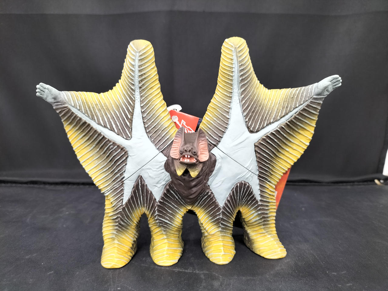 バンダイ(BANDAI)|ペスター ウルトラ怪獣シリーズ|【ハードオフ公式