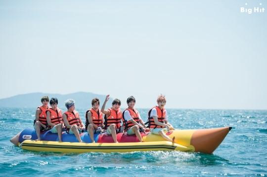 Photo] 2015 #BTS Summer Package: #BTS on banana boat (c) BigHit