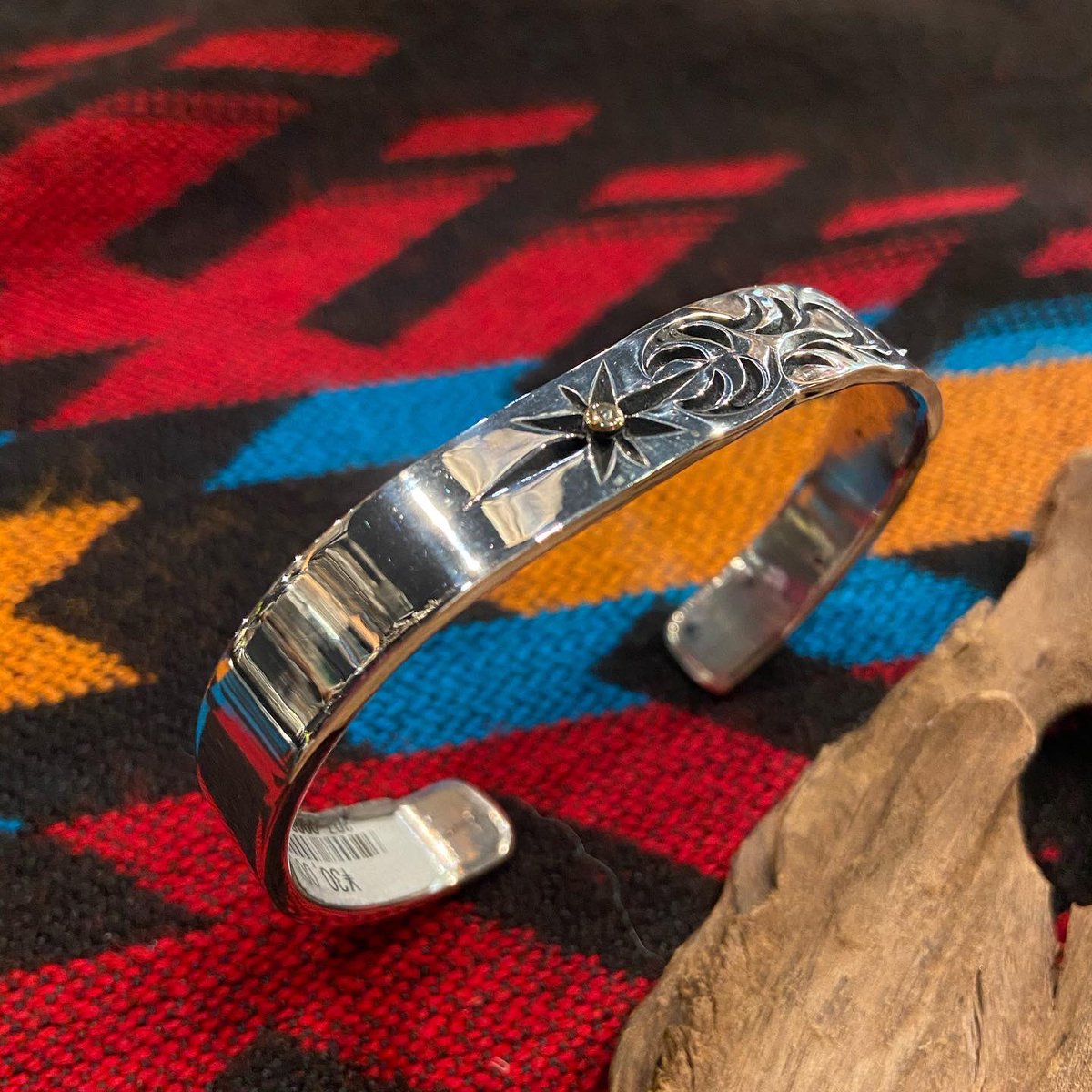 BIG HANDの片面アラベスクバングル✨ 片面シンプルでカッコいいです