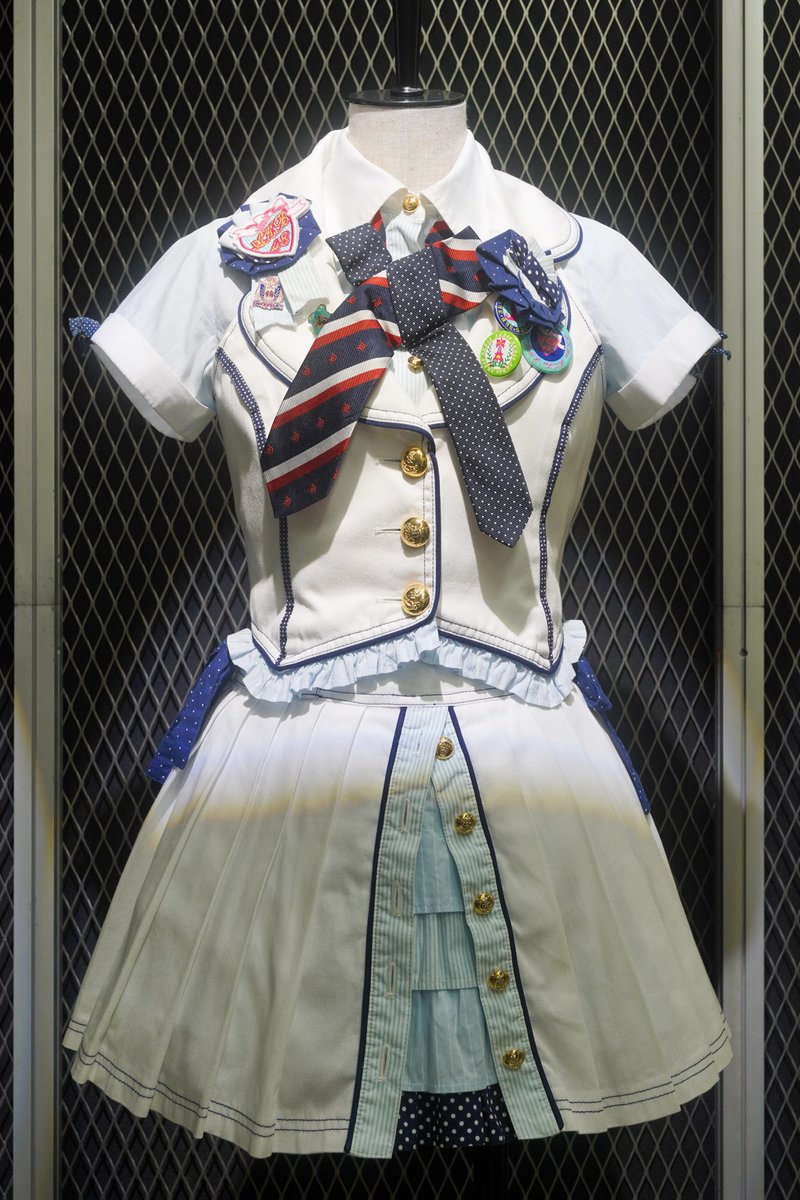 03「ポニーテールとシュシュ」2010/5/26 生写真もそうですが、まゆゆは