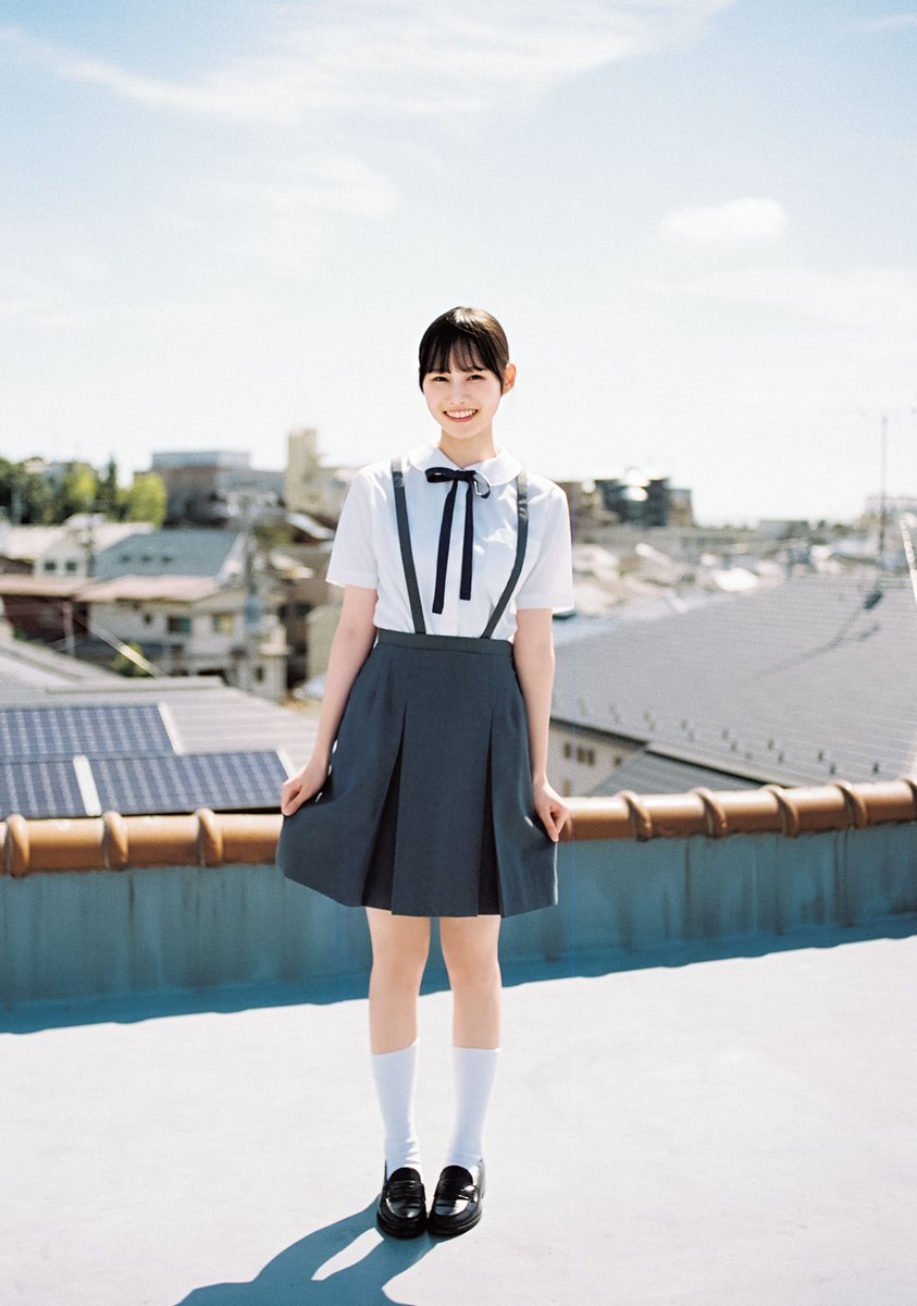 日向坂46五期生・高井俐香 『ヤンジャン』初登場❗️ 制服＆部屋着