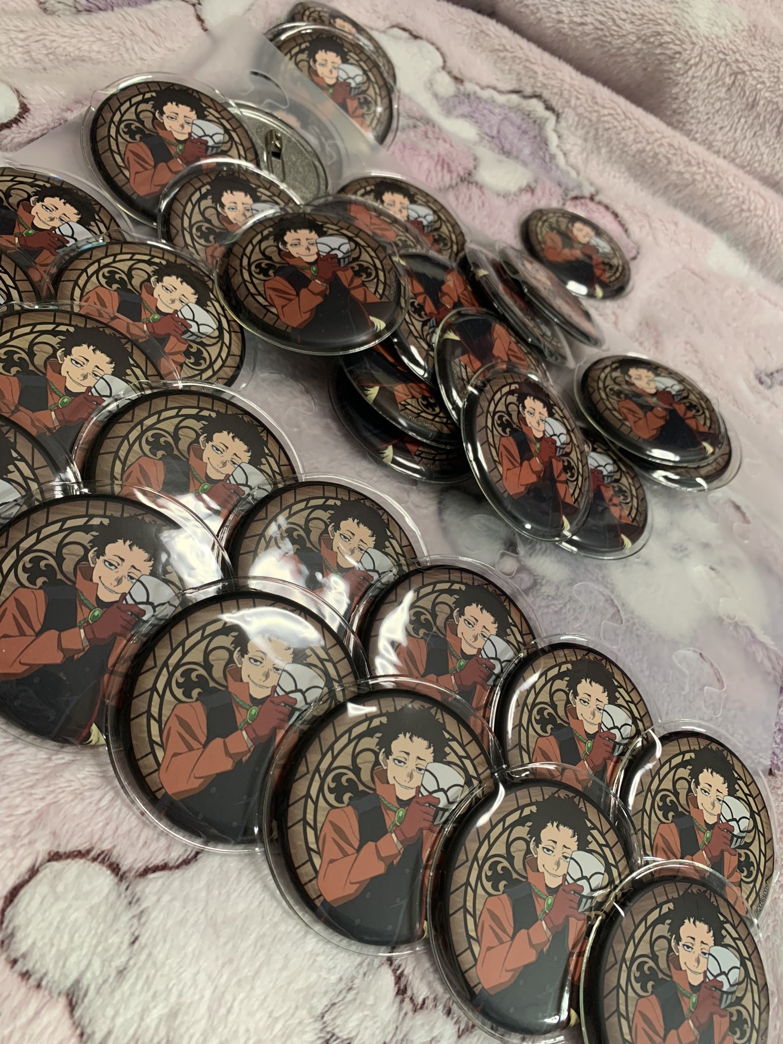 場地圭介 原画展 缶バッジ 痛バA3 【公式通販】