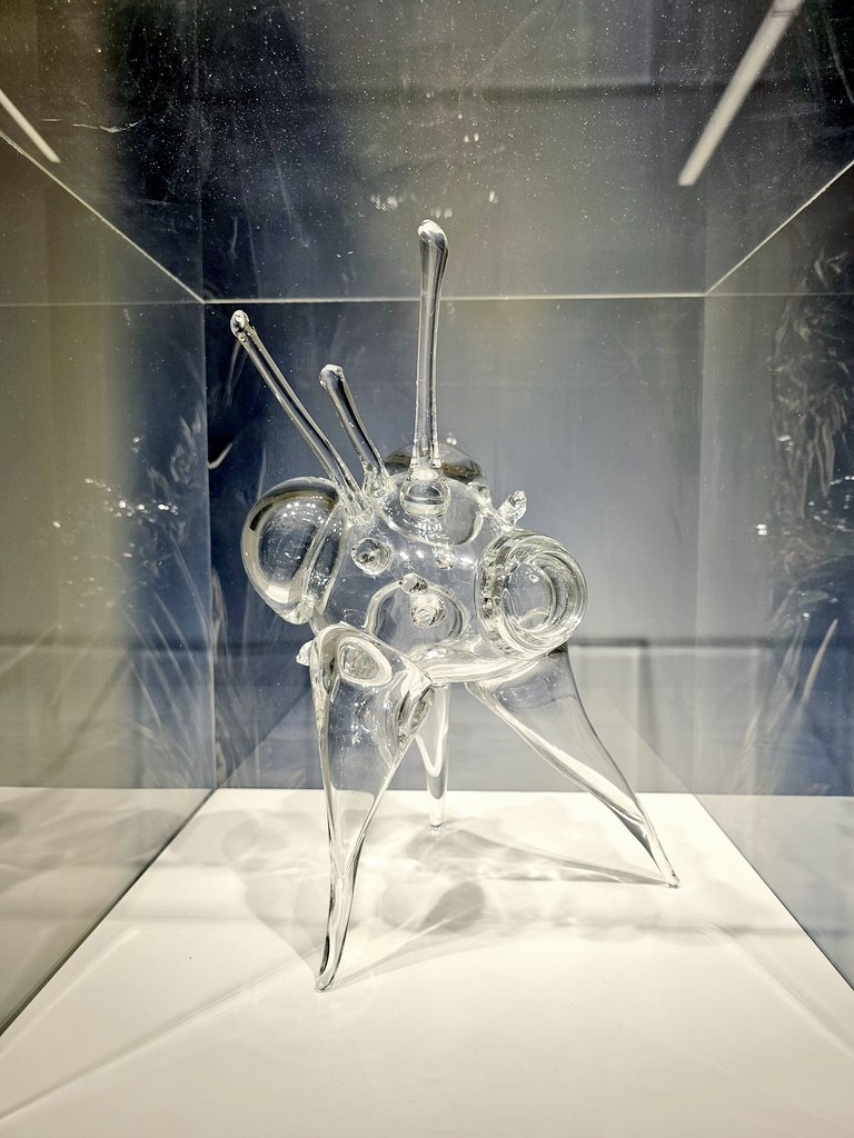 EXPO2025万博 レネ チェコ館 透明ガラスアートオブジェ 大阪方博