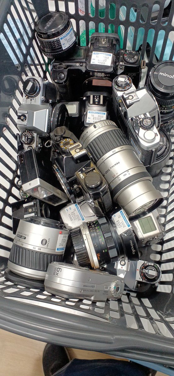 こんにちは！ ジャンクカメラ類入荷いたしました！ 是非店頭にてご覧