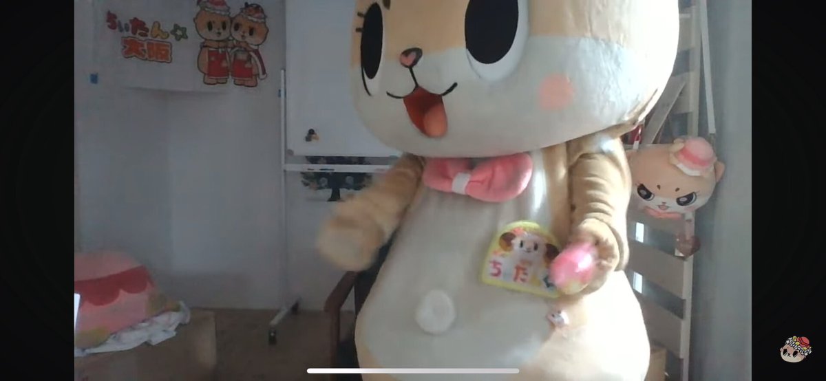 みんなを寝かしつけ中にダンス💃 Im confused,,,