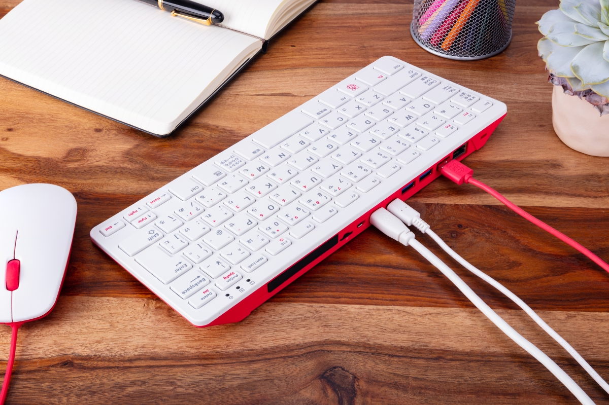 レビュー】Raspberry Pi 400日本語キーボード版の開発秘話とファースト