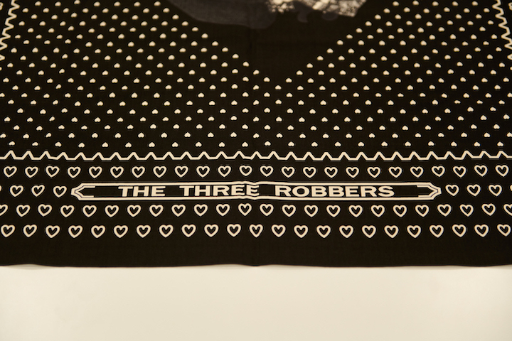 Der SAMMLER solo × TheThreeRobbers ROBBERS SCARF