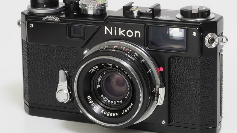 赤城耕一：第5回 限定2500台、ブラックのみで復刻した、 「ニコンSP