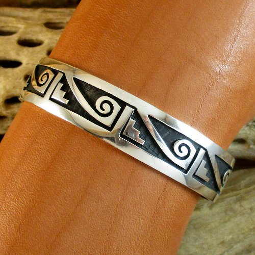 ホピ族：Stewart Tewawina Dacawyma ウォーター＆クラウド カフ