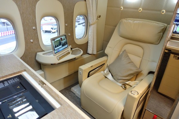 ファーストクラス・ビジネスクラス／世界の航空会社 一覧（シート