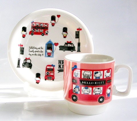 ハローキティ ロンドン 磁器製ケーキ皿・スタックマグ（バス）【特価