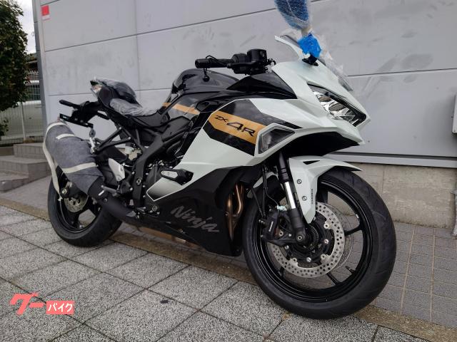 カワサキ Ninja ZX－4R SE 2026年モデル USB電源