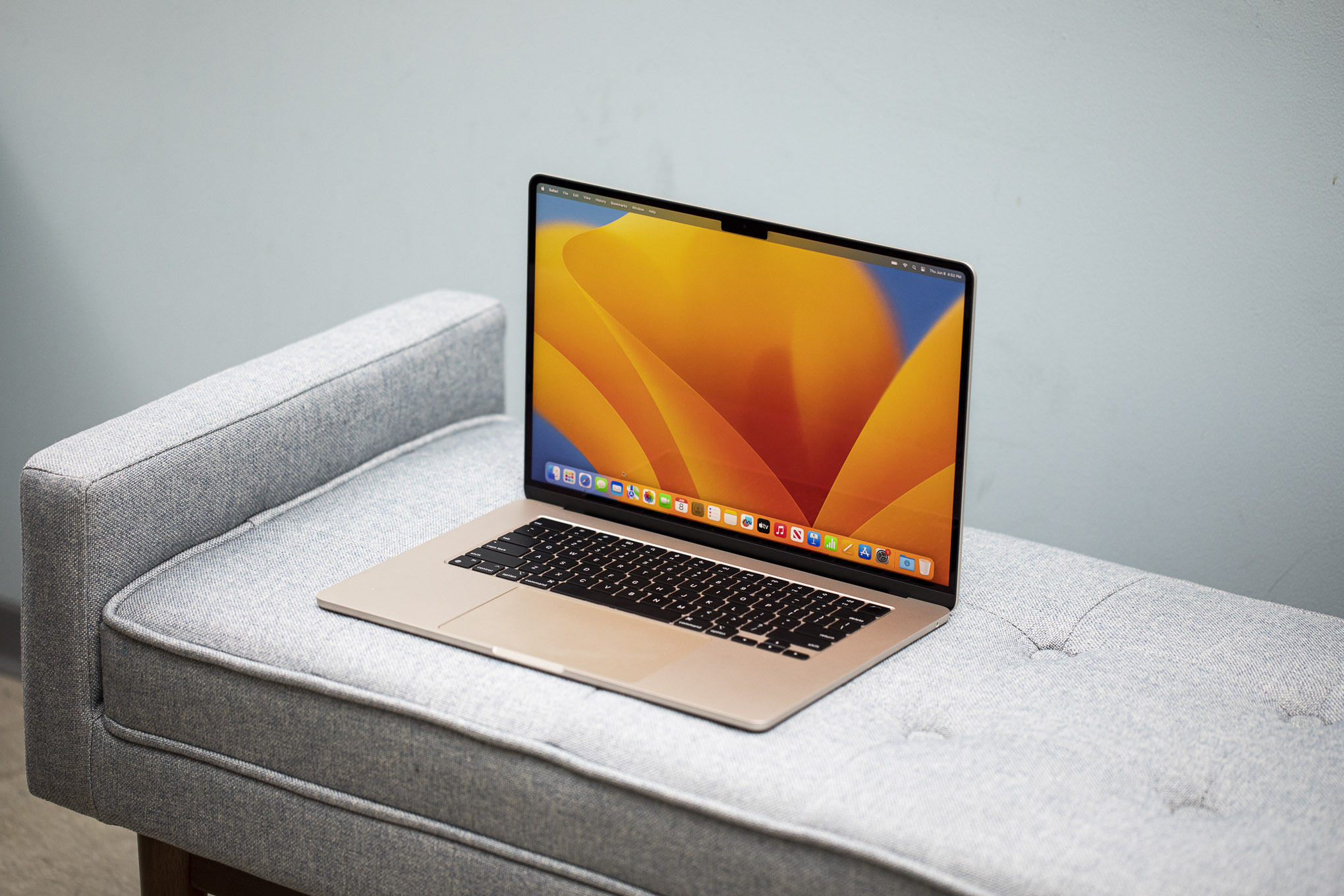 236695_MacBook_Air_AKrales_000