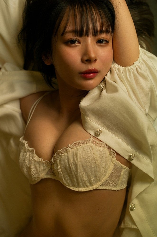 プロ雀士・岡田紗佳写真集『嶺上開花』 3月14日（金）発売決定