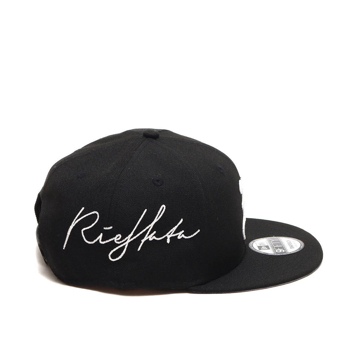 Big News!スペシャルトリプルコラボレーション！RIEHATA×atmos pink