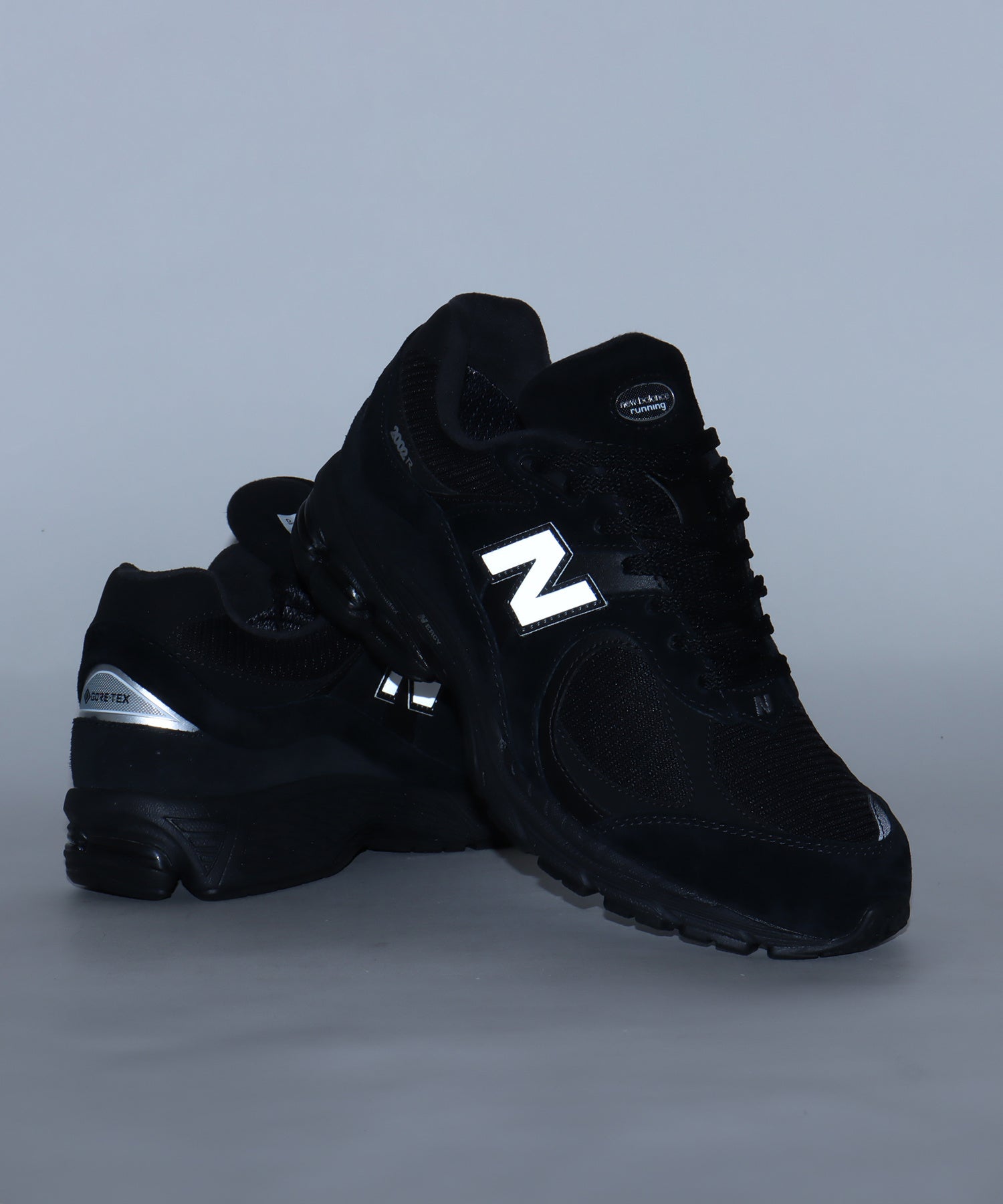 New Balance「2002R」のGORE-TEX®搭載モデルが登場 | Foot Locker