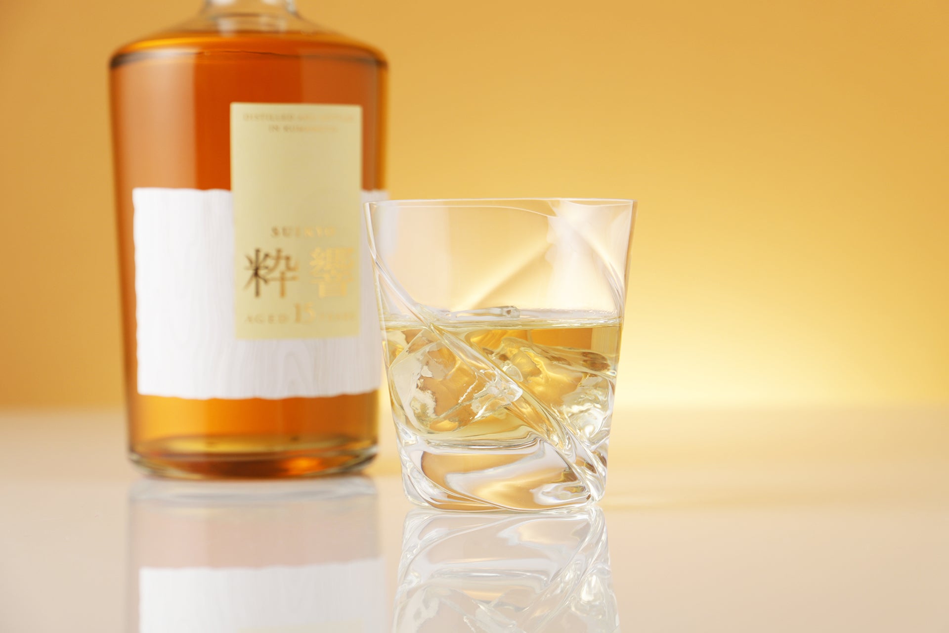 オーク樽で15年熟成した芋焼酎「粋響 SUIKYO 15年」の抽選販売を開始