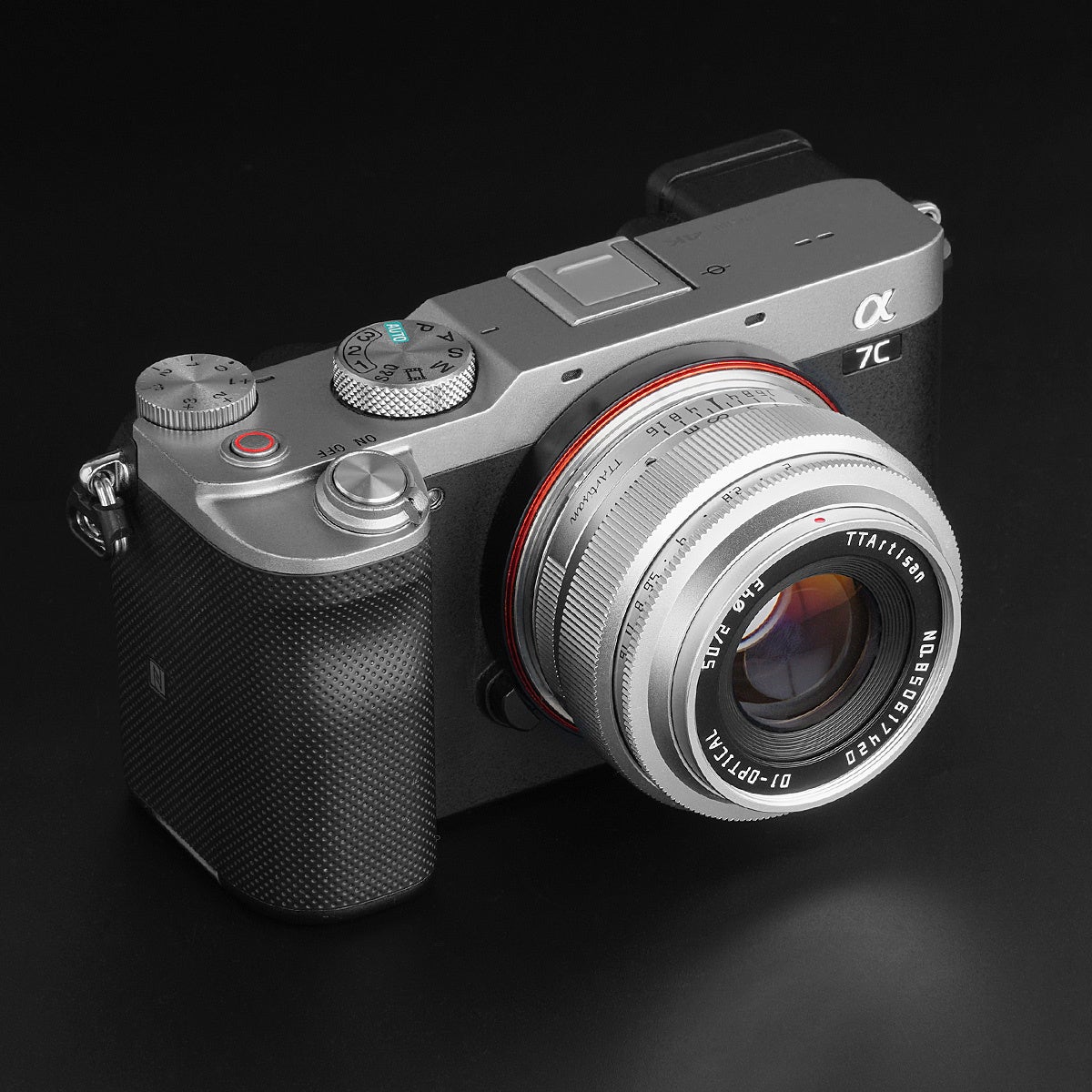 フルサイズ対応の小型レンズ「TTArtisan 50mm f/2」シルバー 発売