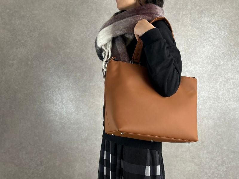 通勤、出張、普段使いに。3秒で収納できる、圧倒的に出し入れスムーズ